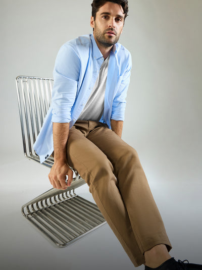 Man wearing Stretch Twill Chino Slim Fit