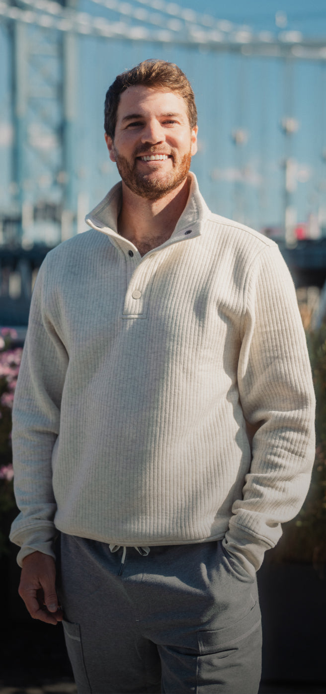 Man wearing Quilted Popover in Oatmeal Heather