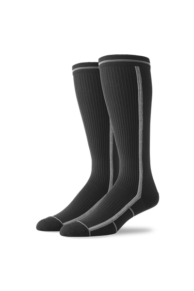 True Black Outline | Front view of AIRKNITx Elevate Sock in True Black Outline