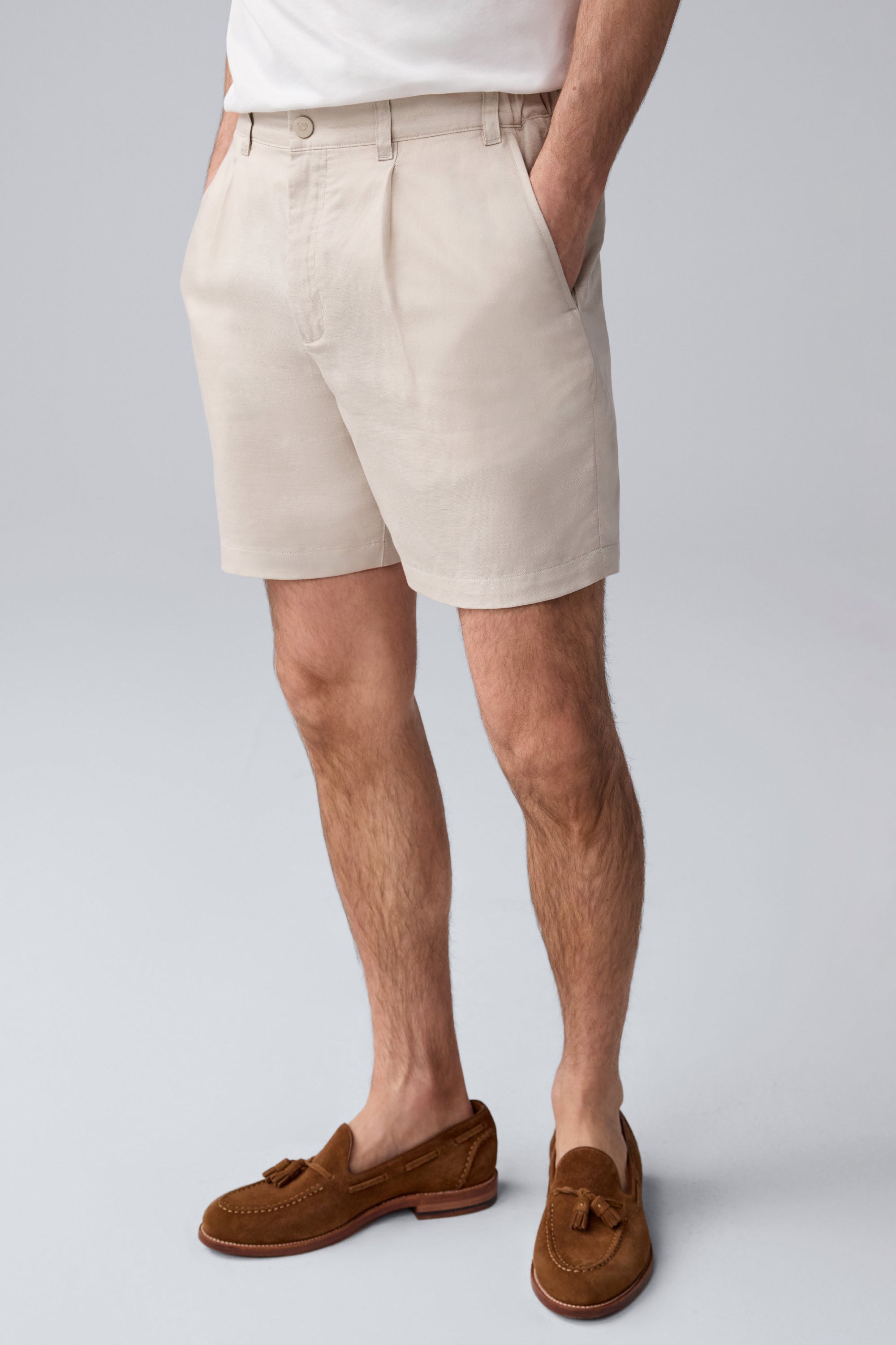 Mack Weldon Tech Linen Pleated Short | Relaxed Travel Shorts