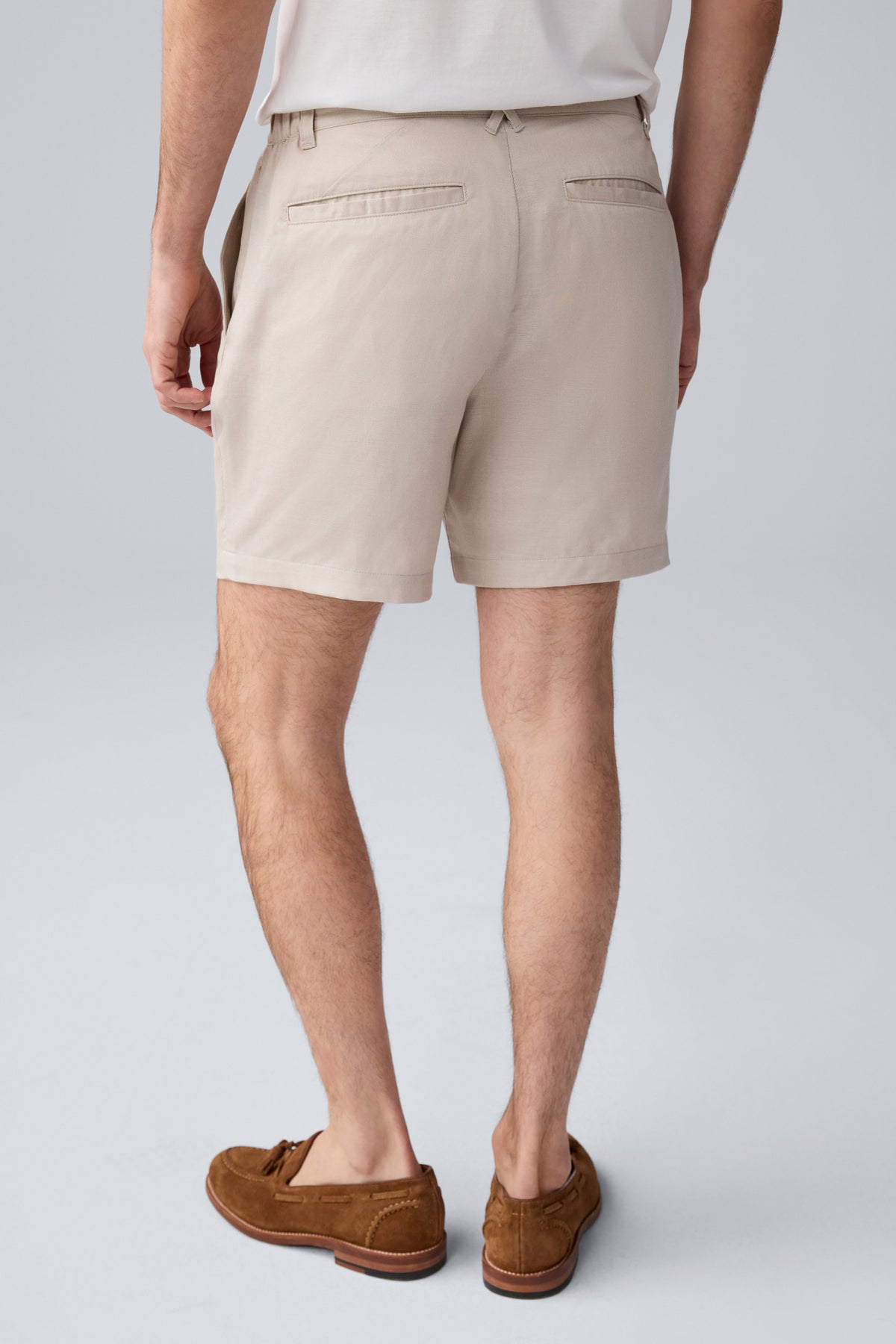 Mack Weldon Tech Linen Pleated Short | Relaxed Travel Shorts