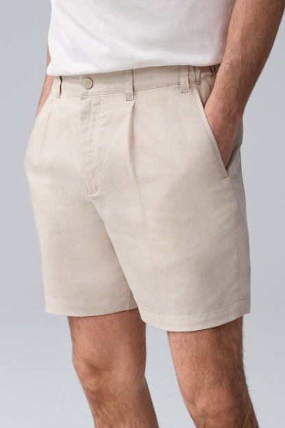 Tech linen pleated shorts in natural linen