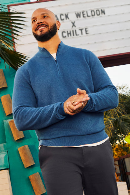 Man wearing Tech Linen Quarter Zip